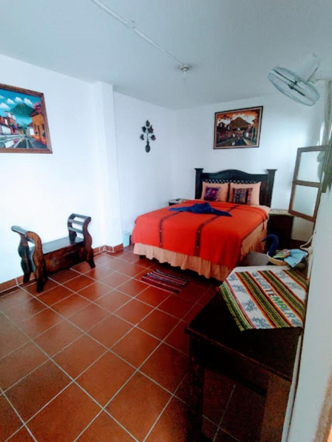 Francisco'S Rest House Hotel Antigua Exterior foto