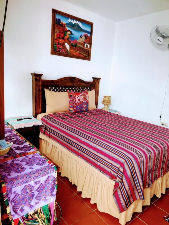 Francisco'S Rest House Hotel Antigua Exterior foto