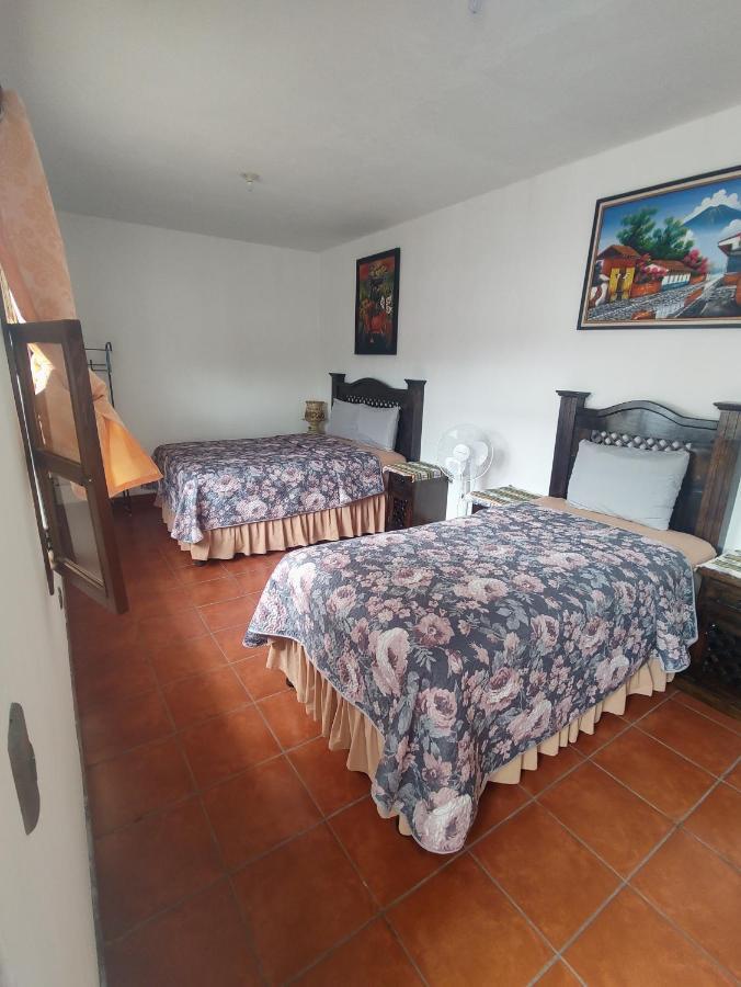 Francisco'S Rest House Hotel Antigua Exterior foto